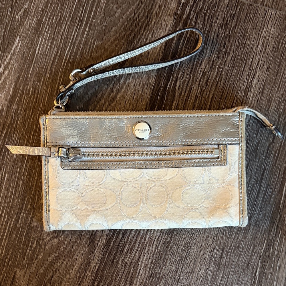 Coach white & Gold Wristlet Clutch